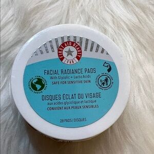 First Aid Beauty Facial Radiance Pads